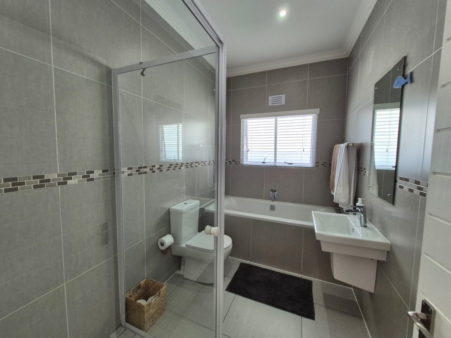 3 Bedroom Property for Sale in Sunningdale Western Cape